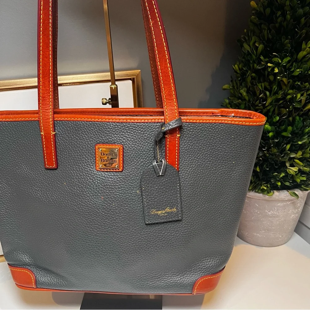 Dooney & Bourke Pebble Grain Small Charleston Shopper Tote - Picture 4 of 16